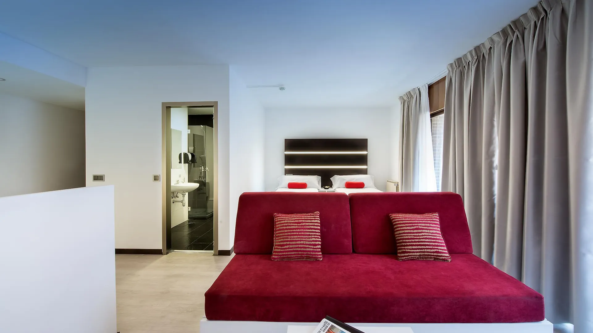 *** بيت ضيافة Roisa Hostal Boutique مدريد إسبانيا